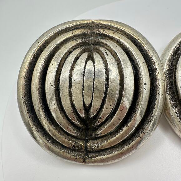 Jeff Lieb vintage massive silver tone scalloped discs statement clip on earrings - Picture 3 of 7
